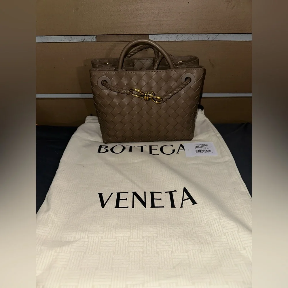 Bottega Veneta small Andiamo Pinecone/Brass - Picture 10 of 15